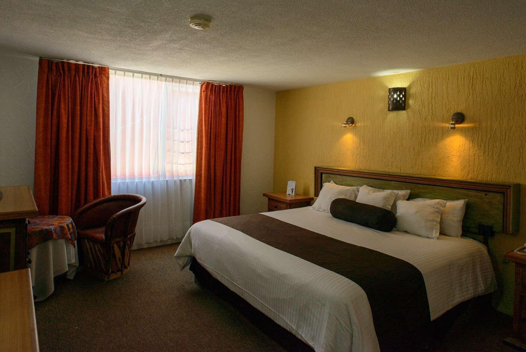 Howard Johnson By Wyndham Morelia Calle Real Exteriér fotografie